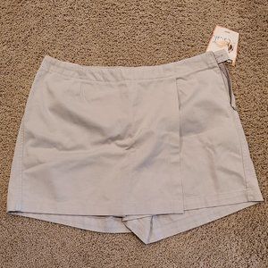Women's Lee Khaki Skort - NWT - Size 16